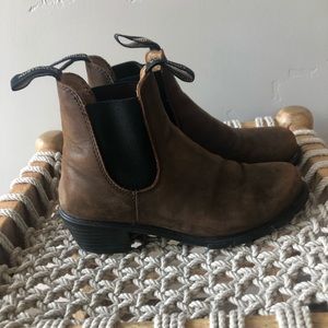 Blundstone heeled boot